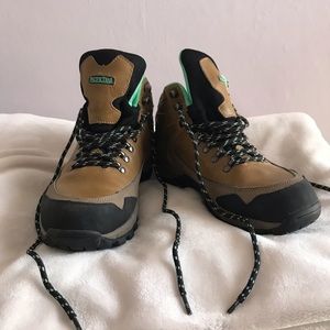 Pacific Trail Women’s Hiking Boots